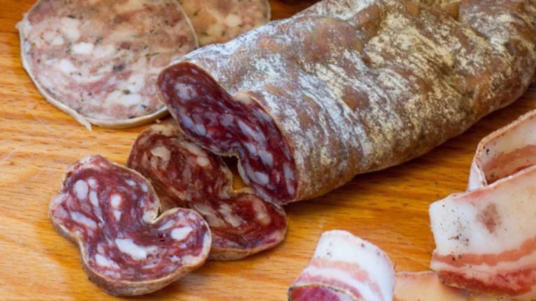 Ca la Montserrat, embotit del Bruc